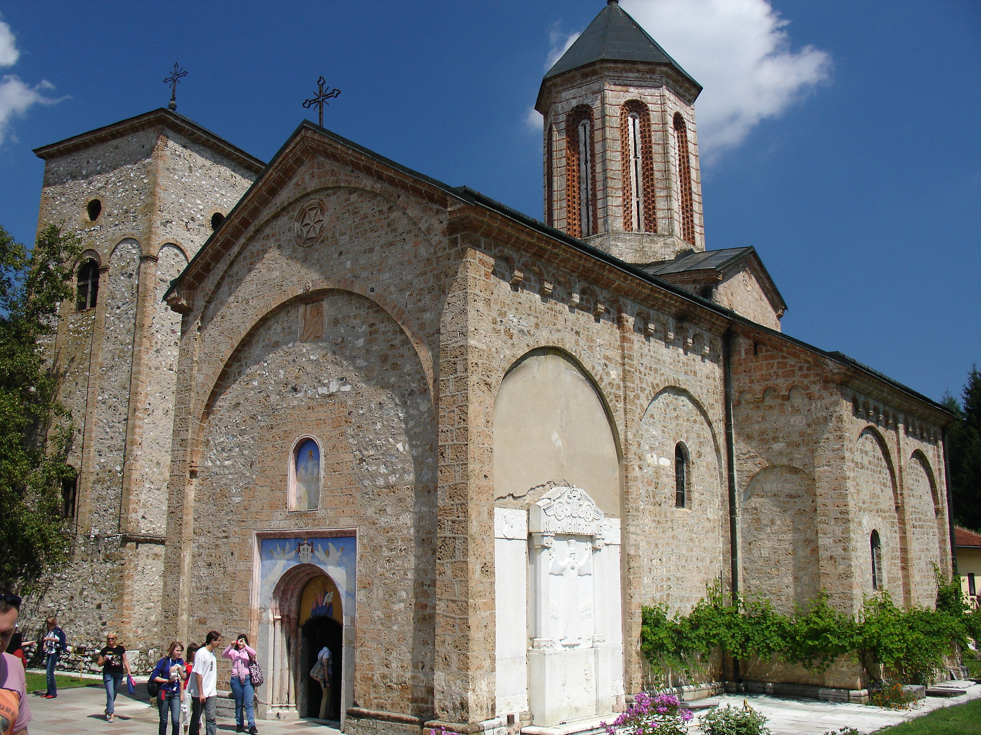 Manastir Rača